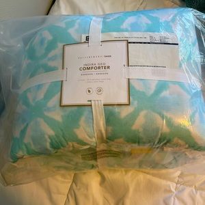 Pottery Barn Teen (XL Twin) comforter- NIB